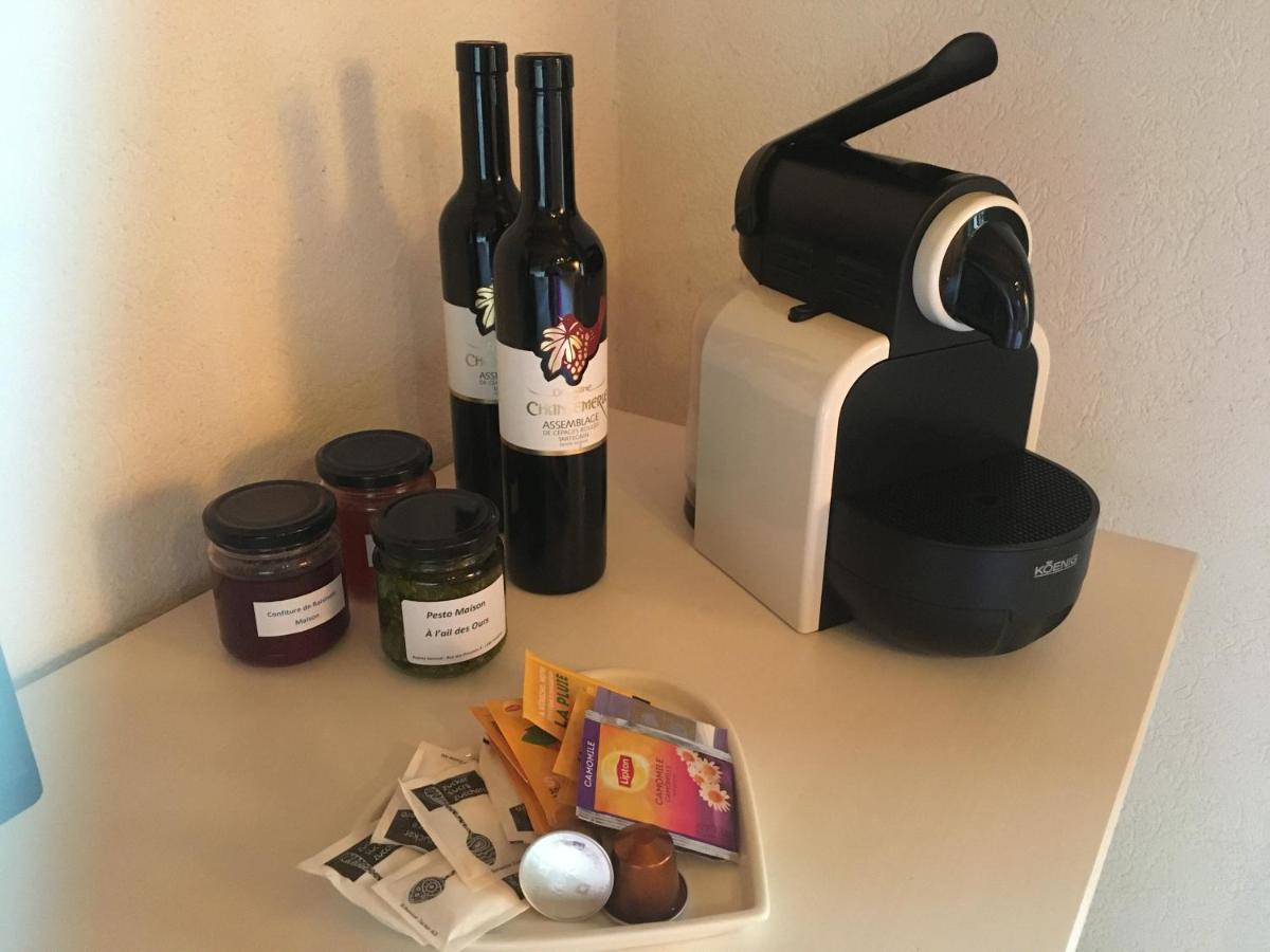 Domaine Viticole Acomodação com café da manhã Tartegnin Exterior foto